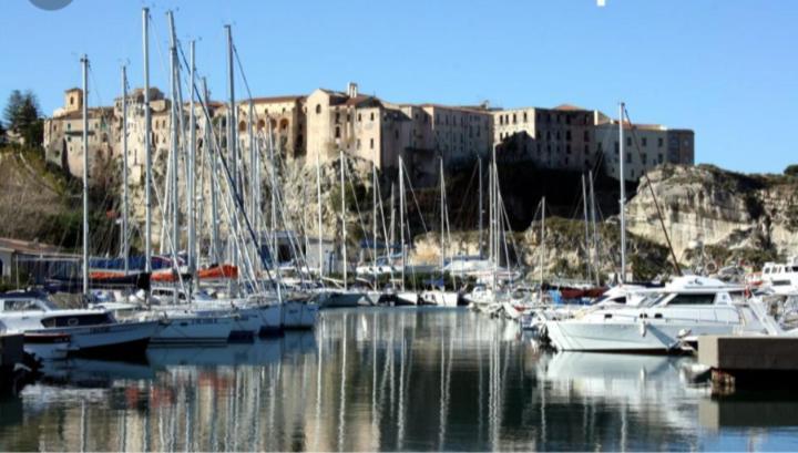 Pousada Romantica Aparthotel Tropea Exteriör bild